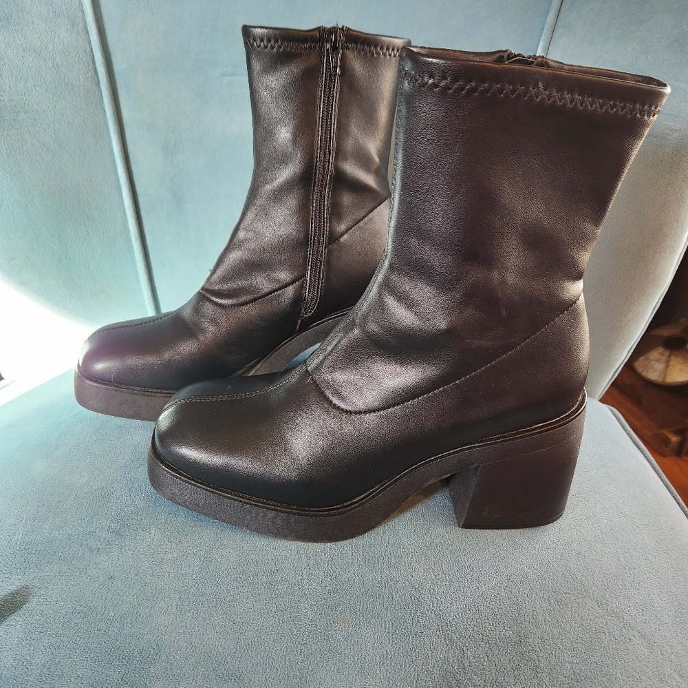 Black platform boots size 9 "A new day" Like New